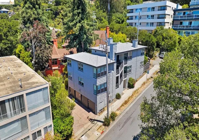 Photo 3 of Sale Pending at 2713 Ridge Rd, Berkeley, CA 94709 | MLS# 41143871 | Listing updated on 2026-09-30