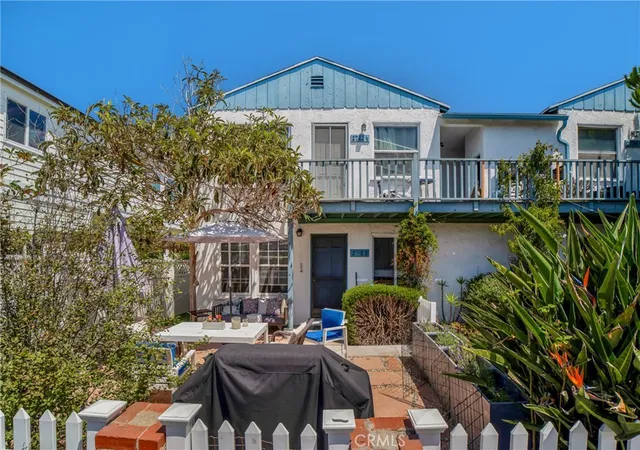 Photo 1 of Multi family home for sale at 2722 Grand Cnl, Venice, CA 90291 | MLS# SR26170367 | Listing updated on 2026-09-13