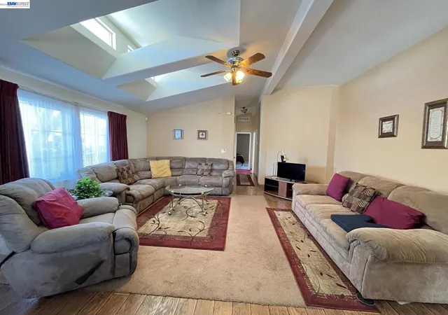 3rd image of 1370 Buckingham Way, Hayward, CA 94544 | MLS# 41143884