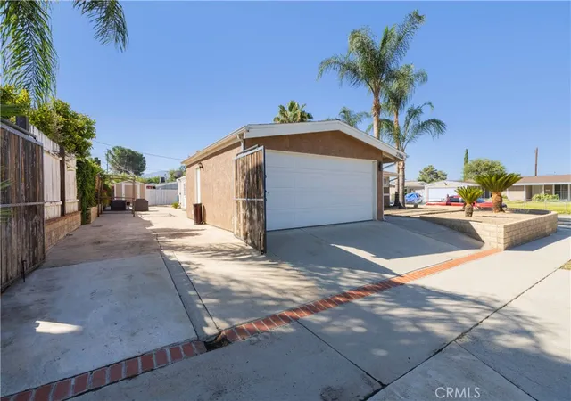 Photo 3 of Sale Pending at 27836 Walnut Springs, Canyon Country, CA 91351 | MLS# SR26169711 | Listing updated on 2026-10-03