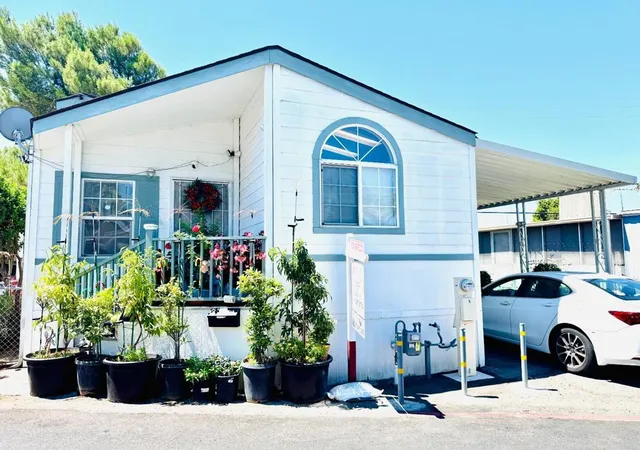 Photo 1 of Manufactured home for sale at 2855 Senter Rd #5, San Jose, CA 95111 | MLS# ML82056574 | Listing updated on 2026-10-12