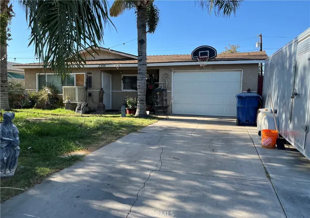 Photo 1 of Sale Pending at 2508 Henley, Bakersfield, CA 93307 | MLS# PW26170403 | Listing updated on 2026-10-06