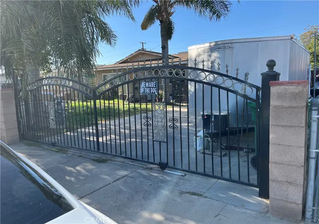 Photo 2 of Sale Pending at 2508 Henley, Bakersfield, CA 93307 | MLS# PW26170403 | Listing updated on 2026-10-06