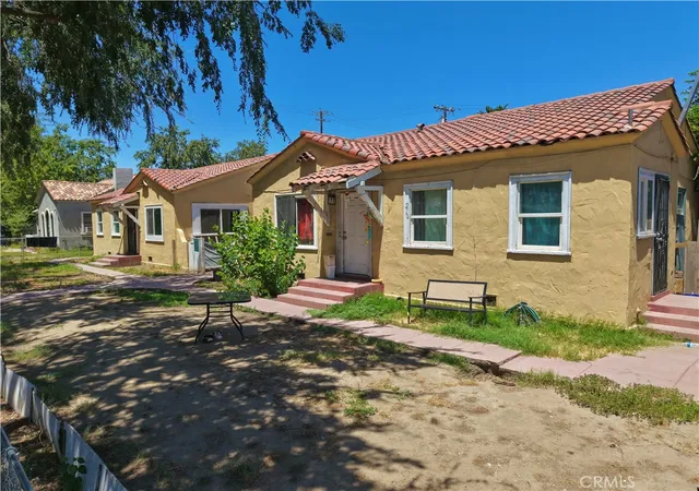 1st image of 210 17th Street, Bakersfield, CA 93301 | MLS# PW26170501
