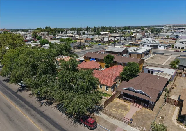 5th image of 210 17th Street, Bakersfield, CA 93301 | MLS# PW26170501