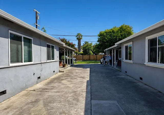 2nd image of 855 N 16th St, San Jose, CA 95112 | MLS# ML82056597
