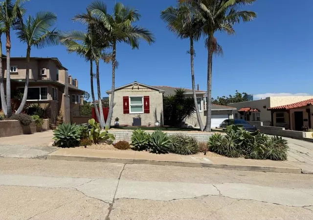 1st image of 3219 Goldfinch St, San Diego, CA 92103 | MLS# NDP2607332