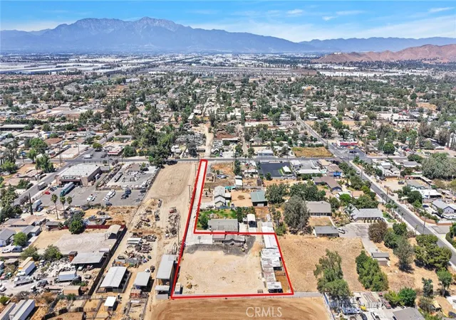 3rd image of 8082 Jurupa Valley Rd, Jurupa Valley, CA 91752 | MLS# HD26170445