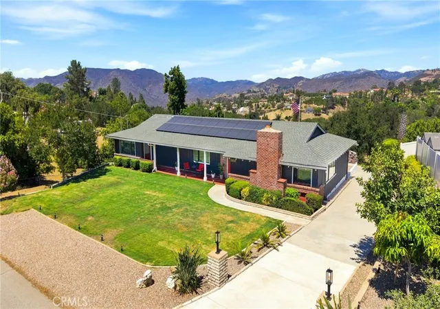 Photo 1 of Single family home for sale at 1019 Riverview Dr, Fallbrook, CA 92028 | MLS# SW26170123 | Listing updated on 2026-10-10