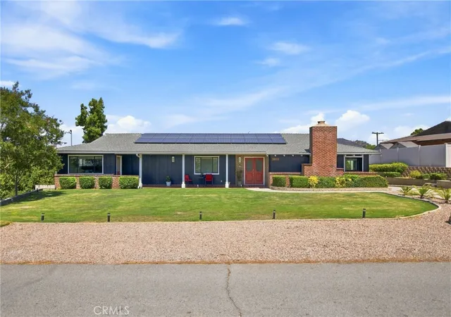 Photo 2 of Single family home for sale at 1019 Riverview Dr, Fallbrook, CA 92028 | MLS# SW26170123 | Listing updated on 2026-10-10