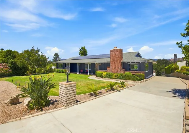 Photo 3 of Single family home for sale at 1019 Riverview Dr, Fallbrook, CA 92028 | MLS# SW26170123 | Listing updated on 2026-10-10