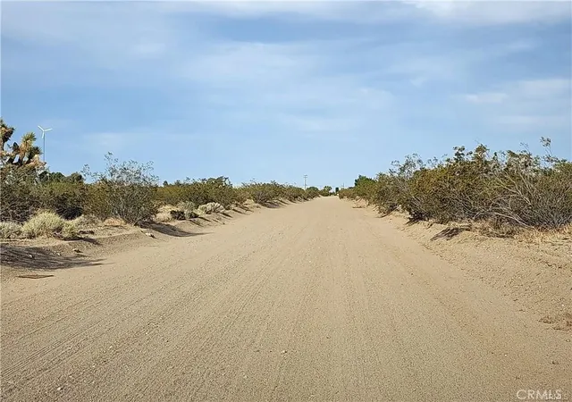 3rd image of 502 Morningside St, Lucerne Valley, CA 92356 | MLS# HD26170591