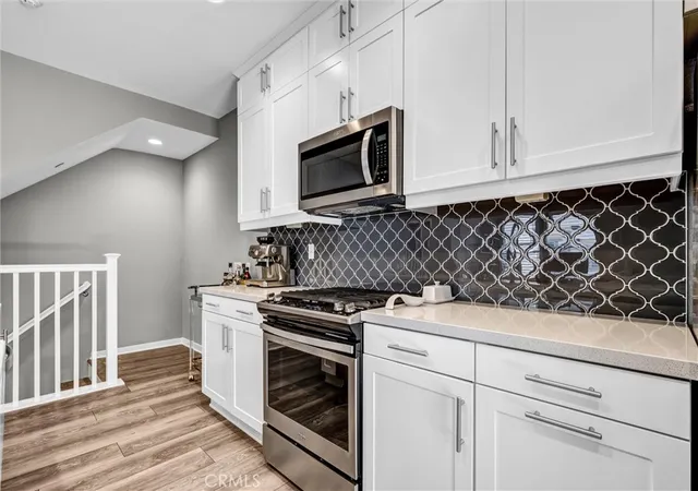 Listing Photo 5 - Condo for sale in building located at 108 High Mdw, Lake Forest, CA 92610