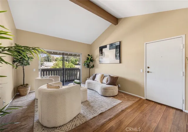 Listing Photo 1 - Condo for sale in building located at 27618 Susan Beth Wy Unit G, Santa Clarita, CA 91350 - Unit #