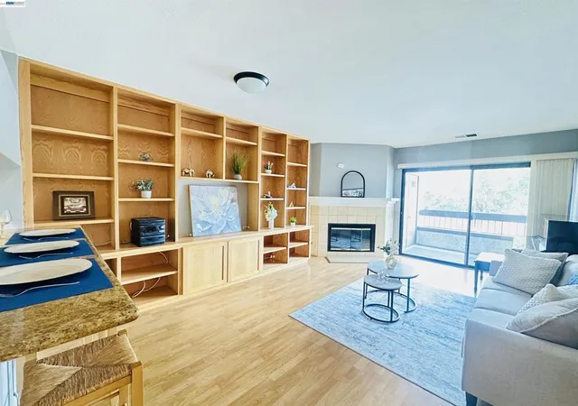 1st image of 320 N Villa Way, Walnut Creek, CA 94595 | MLS# 41143898
