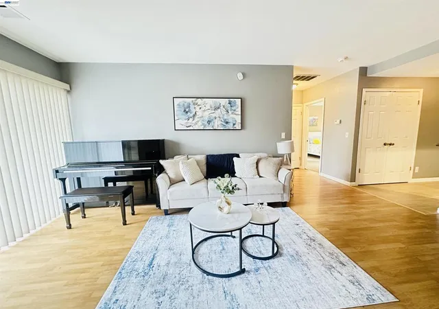 4th image of 320 N Villa Way, Walnut Creek, CA 94595 | MLS# 41143898