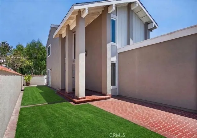 Photo 3 of Sale Pending at 5 Tiger, Irvine, CA 92604 | MLS# DW26170642 | Listing updated on 2026-09-28