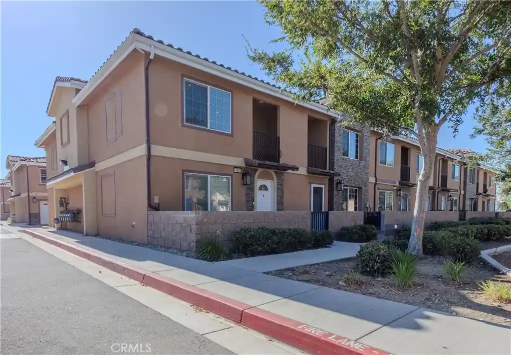 Listing Photo 2 - Condo for sale in 16408 Valencia Ave located at 16408 Valencia Ave, Fontana, CA 92335 - Unit #510
