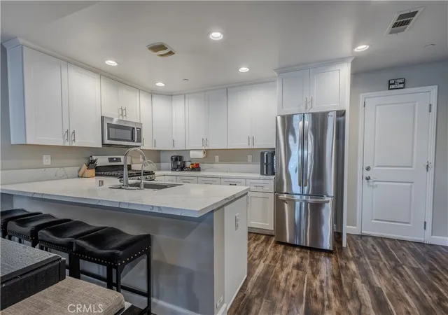 Listing Photo 5 - Condo for sale in building located at 16408 Valencia Ave, Fontana, CA 92335 - Unit #510