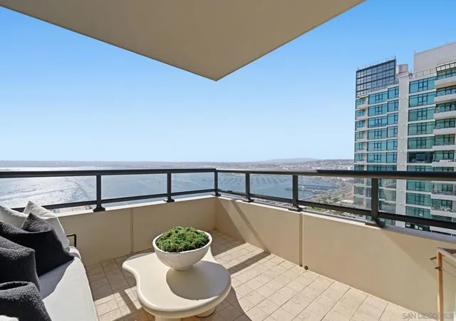 Listing Photo 1 - Condo for sale in The Grande at Santa Fe Place located at 1199 Pacific Hwy, San Diego, CA 92101 - Unit #3401