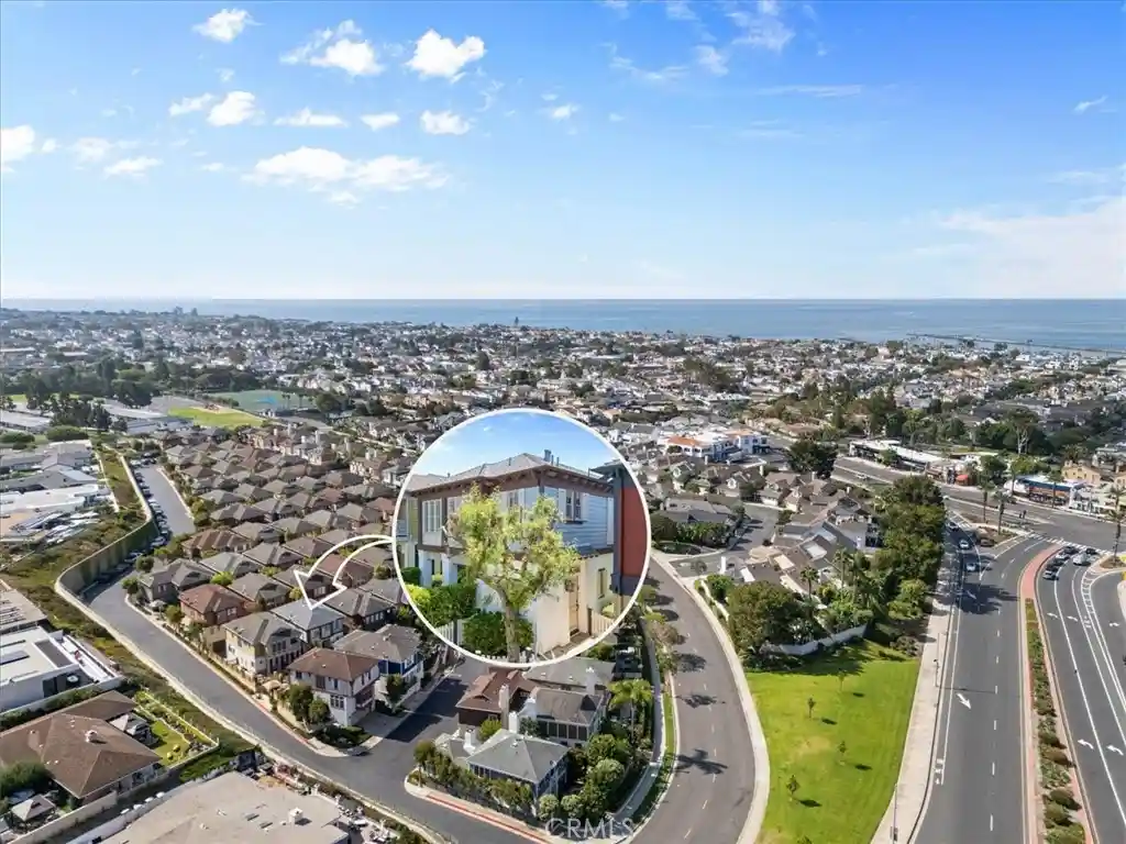 Condo for sale at 2534 Bungalow Pl, Corona Del Mar, CA 92625 | MLS# CV26168545