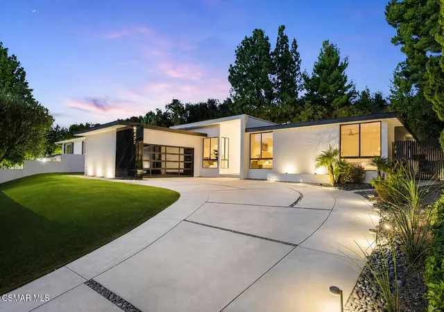 Photo 3 of Single family home for sale at 4400 Topanga Cyn Blvd, Woodland Hills, CA 91364 | MLS# 226003717 | Listing updated on 2026-10-09