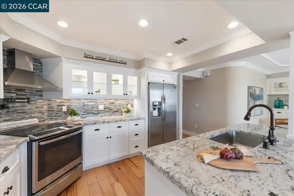 Listing Photo 1 - Condo for sale in 2501 Pine Knl Dr located at 2501 Pine Knl Dr, Walnut Creek, CA 94595 - Unit 2501 Pine Knoll Dr