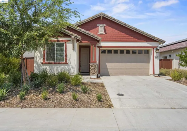 Photo 1 of Sale Pending at 4308 Mascon Dr, Folsom, CA 95630 | MLS# 41143935 | Listing updated on 2026-09-24