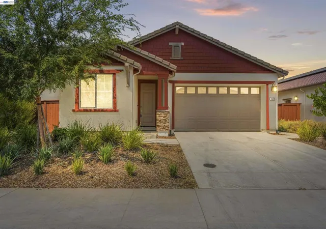 Photo 2 of Sale Pending at 4308 Mascon Dr, Folsom, CA 95630 | MLS# 41143935 | Listing updated on 2026-09-24