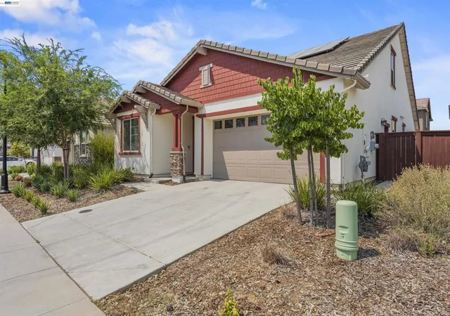 Photo 3 of Sale Pending at 4308 Mascon Dr, Folsom, CA 95630 | MLS# 41143935 | Listing updated on 2026-09-24