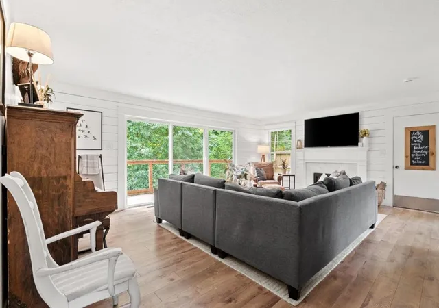 Photo 3 of Single family home for sale at 4000 Glen Hvn Rd, Soquel, CA 95073 | MLS# ML82056638 | Listing updated on 2026-10-04