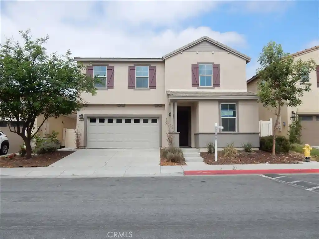 Listing Photo 1 - Condo for sale in 460 N Pinewood located at 460 N Pinewood, Rialto, CA 92376 - Unit 460 N Pinewood