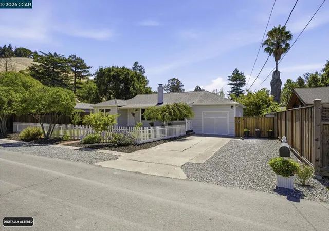 Photo 3 of Sale Pending at 8 Lander Dr, Martinez, CA 94553 | MLS# 41143947 | Listing updated on 2026-09-13