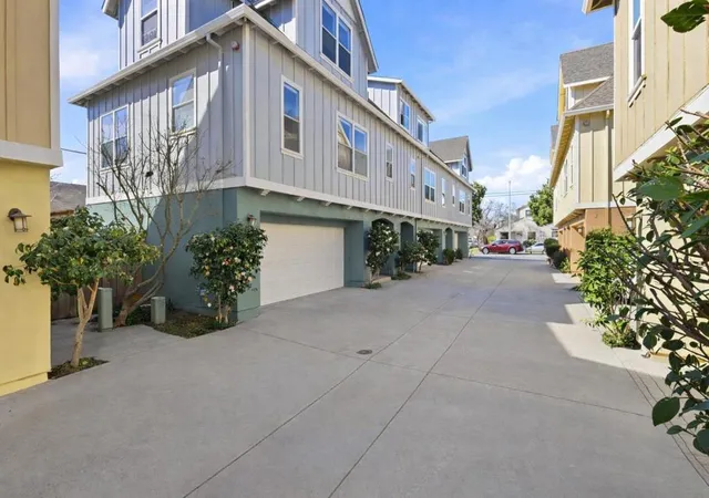 Photo 2 of Townhouse for sale at 110 Library Ln, Santa Cruz, CA 95062 | MLS# ML82056687 | Listing updated on 2026-08-31