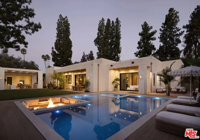 Photo 2 of Mansion for sale at 5105 Oakdale Ave, Woodland Hills, CA 91364 | MLS# 26868537 | Listing updated on 2026-09-23