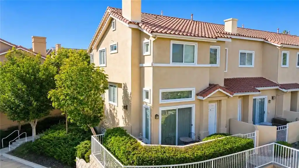 Townhouse for sale at 25768 Perlman Pl #A, Stevenson Ranch, CA 91381 | MLS# SR26171094