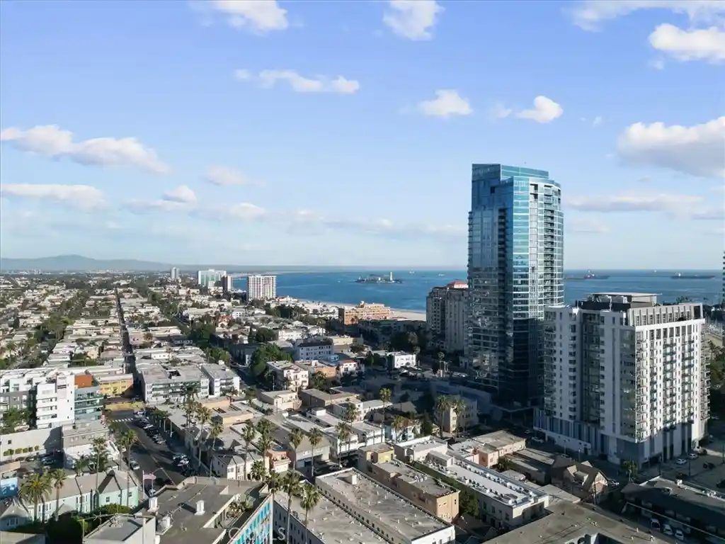 Listing Photo 2 - Condo for sale in 100 Atlantic located at 100 Atlantic, Long Beach, CA 90802 - Unit #1115