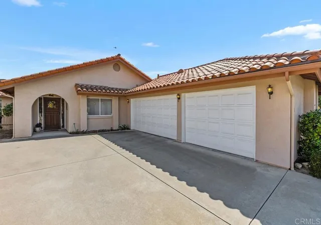 Photo 2 of Single family home for sale at 1066 Ridge Hts Dr, Fallbrook, CA 92028 | MLS# NDP2607371 | Listing updated on 2026-10-03