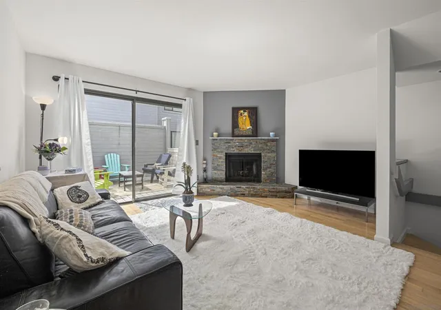 Photo 2 of Townhouse for sale at 814 America Way, Del Mar, CA 92014 | MLS# 260019149SD | Listing updated on 2026-10-08
