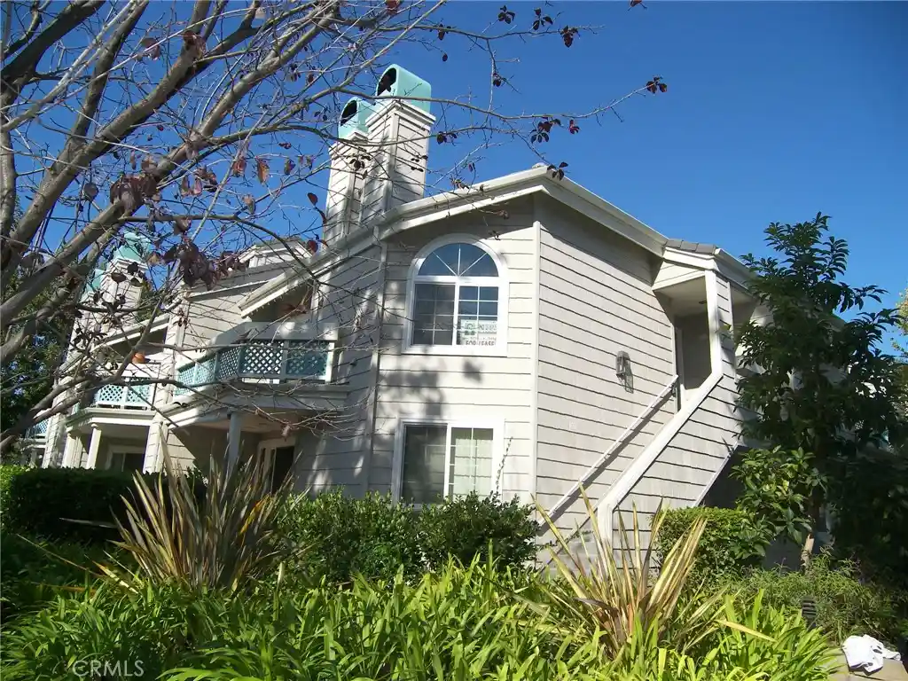 Listing Photo 1 - Condo for sale in 7532 Seaspring located at 7532 Seaspring, Huntington Beach, CA 92648 - Unit #201