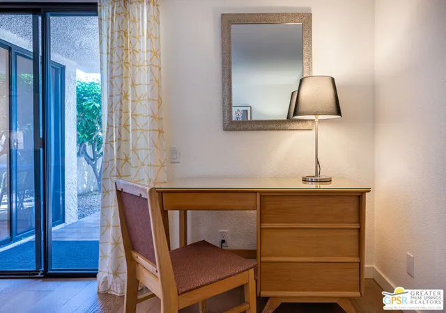 Listing Photo 5 - Condo for sale in building located at 2094 Normandy Ct, Palm Springs, CA 92264