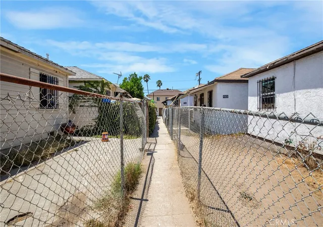 Photo 4 of House for sale at 9309 S Western Ave, Los Angeles, CA 90047 | MLS# SB26171343 | Listing updated on 2026-08-31