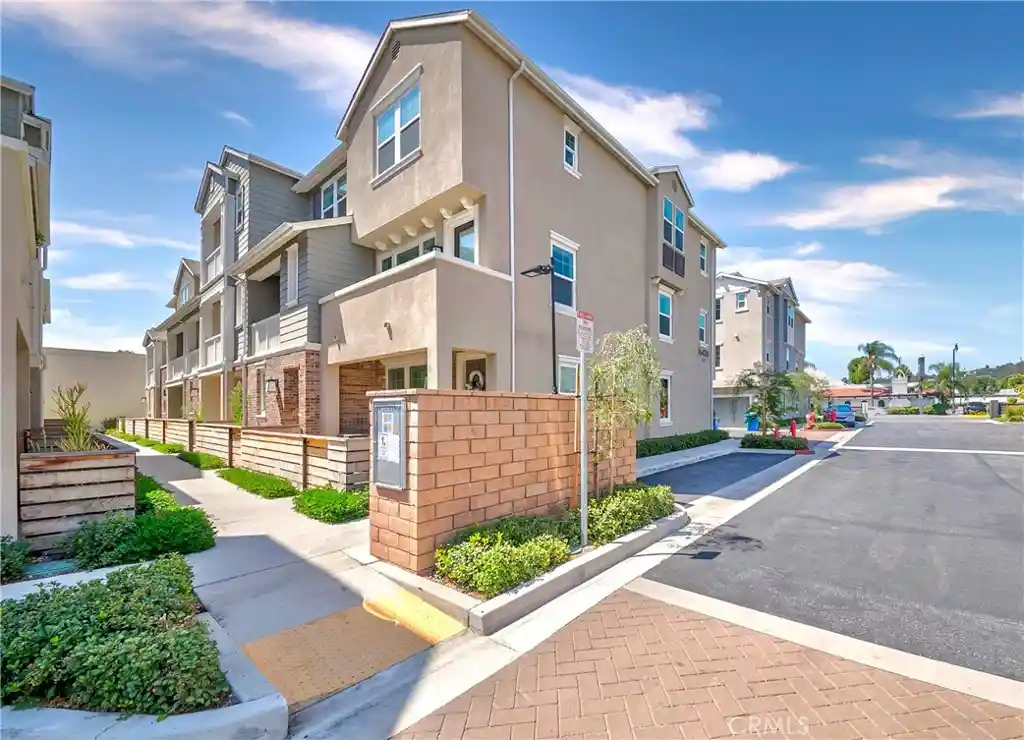 Listing Photo 1 - Condo for sale in 16426 Whittier Blvd located at 16426 Whittier Blvd, Whittier, CA 90603 - Unit 16426 Whittier Blvd