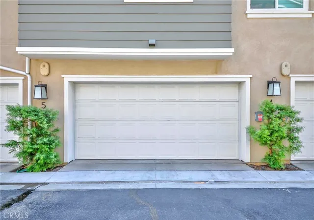 Listing Photo 5 - Condo for sale in building located at 16426 Whittier Blvd, Whittier, CA 90603 - Unit #5