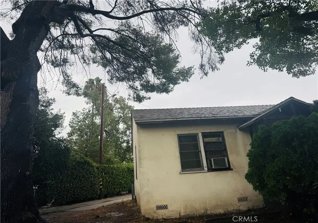 Photo 3 of House for sale at 364 W Providencia Ave, Burbank, CA 91506 | MLS# PW26168348 | Listing updated on 2026-10-05