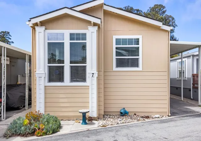 Photo 1 of Sale Pending at 1555 Merrill St #7, Santa Cruz, CA 95062 | MLS# ML82056663 | Listing updated on 2026-10-05