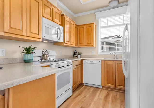Photo 3 of Sale Pending at 1555 Merrill St #7, Santa Cruz, CA 95062 | MLS# ML82056663 | Listing updated on 2026-10-05