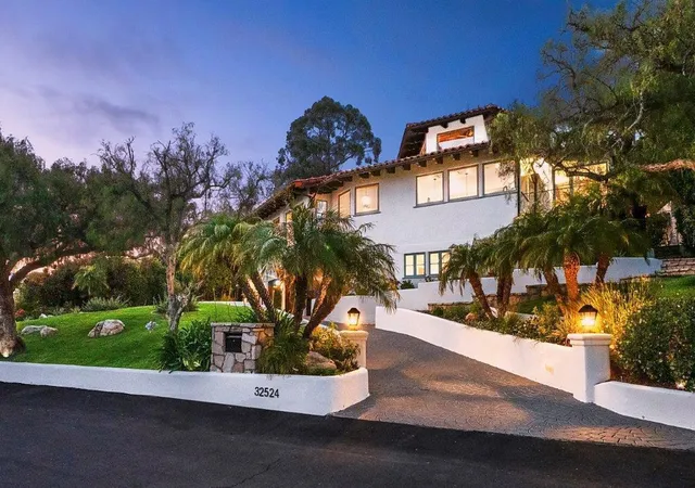 Photo 3 of Single family home for sale at 32524 Seacliff Dr, Rancho Palos Verdes, CA 90275 | MLS# 219151114DA | Listing updated on 2026-09-29
