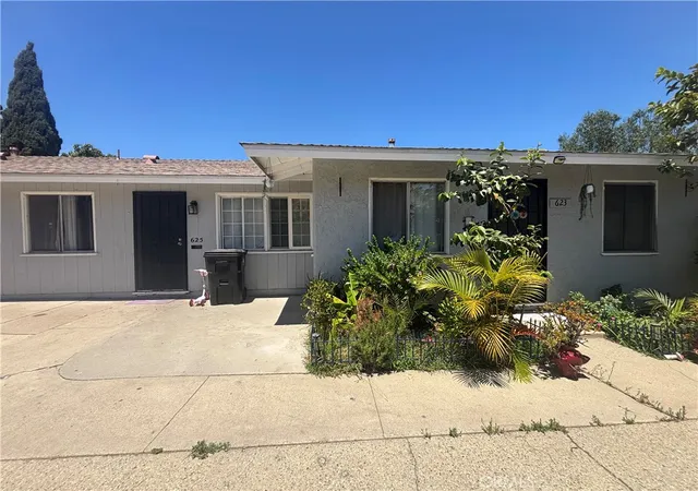 Photo 3 of Multi family home for sale at 623 Gulf Ave, Wilmington, CA 90744 | MLS# DW26171425 | Listing updated on 2026-09-11