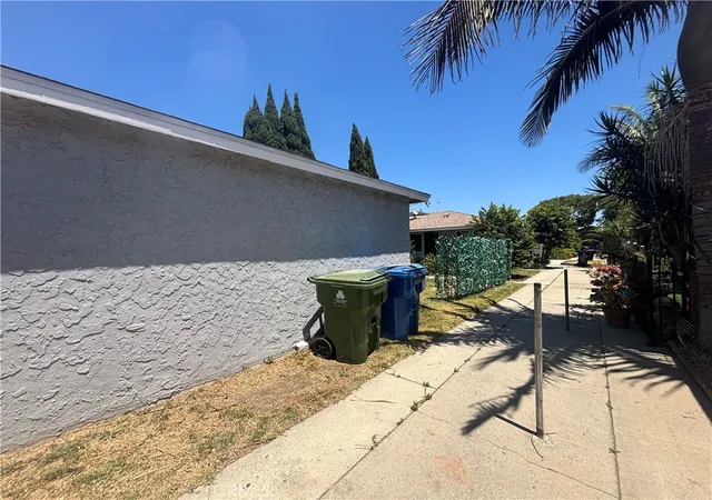 Photo 3 of House for sale at 623 Gulf Ave, Wilmington, CA 90744 | MLS# DW26171425 | Listing updated on 2026-09-11
